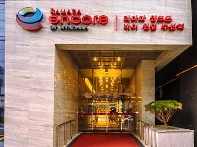 Отель Ramada Encore By Wyndham Busan Station Экстерьер фото